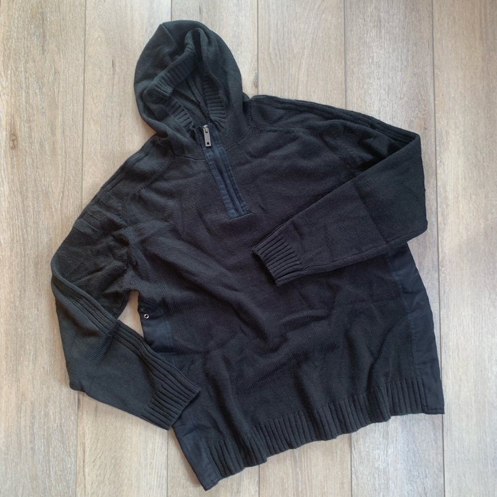 EUC GR 33 quarter zip pullover hooded sweater